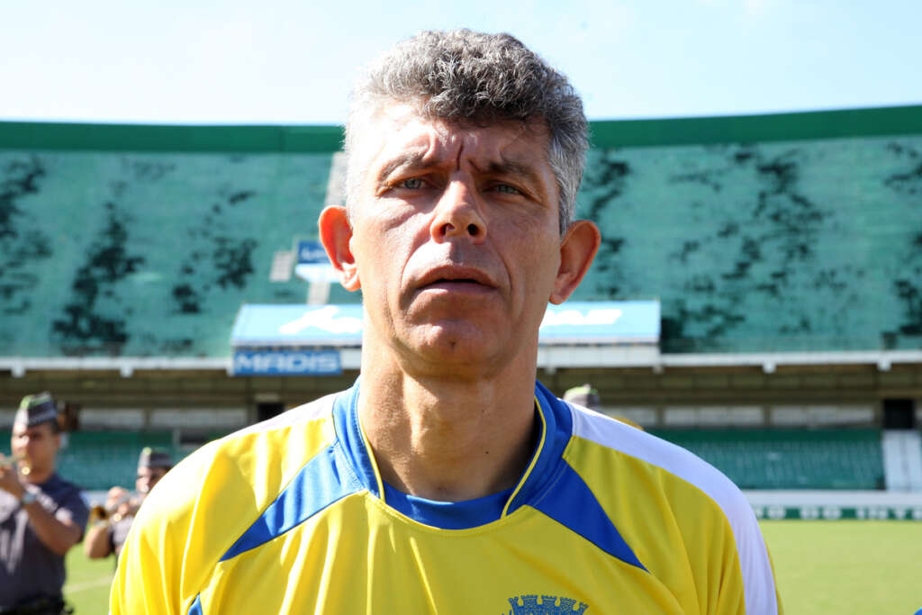 Herói da Ponte na Copinha, Chicão supera AVC e lidera ação com meninos carentes