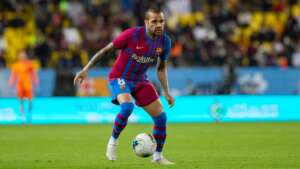 Espanhol: Daniel Alves é relacionado e fica próximo de reestreia oficial pelo Barcelona