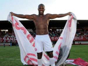 Ex-zagueiro de Corinthians, Vasco e Guarani troca gramados para investir em conteúdos sexuais