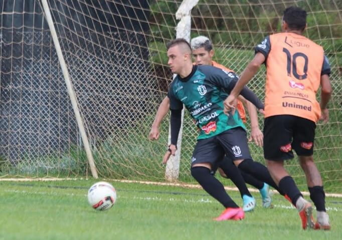 felipe saraiva atacante maringa treino