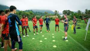 Carioca: Flamengo adquire Thiago Maia em definitivo e Paulo Sousa dá 1° treino no telão