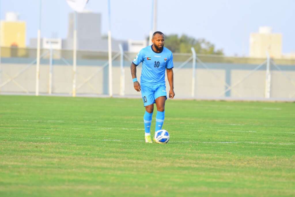 Ex-Flamengo, meia Chiquinho celebra boa fase nos Emirados Árabes e marca de 13 vitórias seguidas