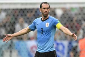 Time da Série A abre negociação por Godín, da seleção do Uruguai