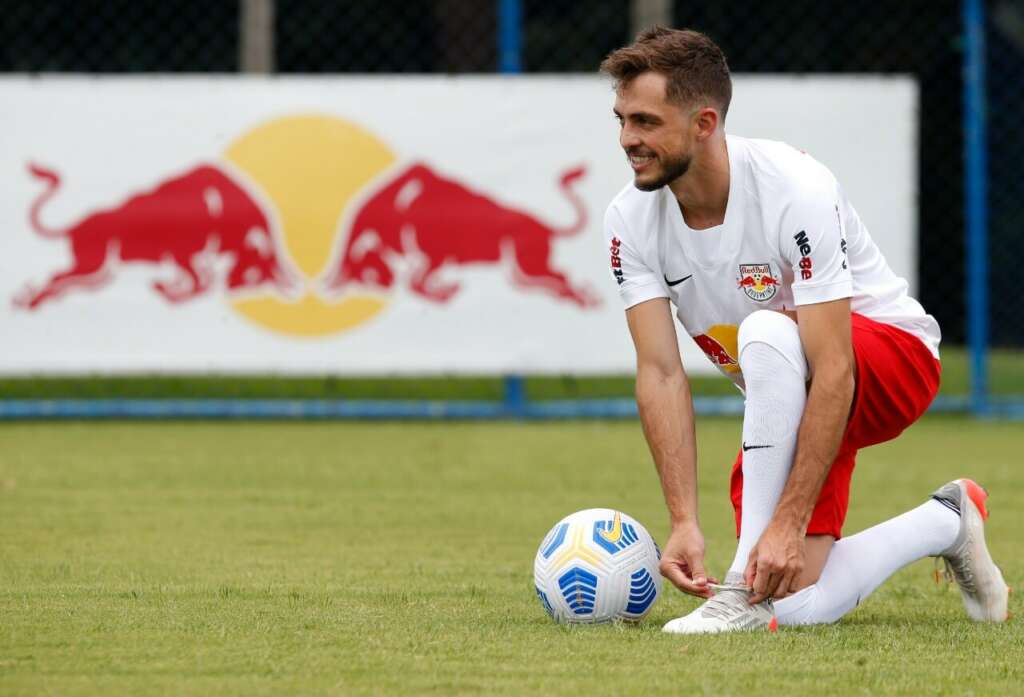 Reforço do Red Bull Bragantino brilha com gols e assistências após duas rodadas, figura na Seleção FI e se torna carrasco do São Paulo