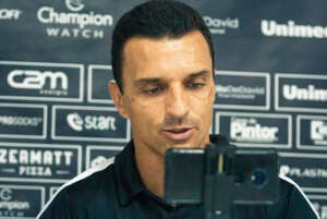 Catarinense: Treinador cobra mais 