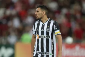 Mineiro: Clube russo confirma compra de zagueiro do Atlético-MG