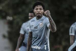 Podendo perder Michael, Flamengo encaminha acerto com atacante do Santos