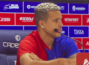 Paranaense: Um mês após ser anunciado como reforço, atacante deixa o Paraná