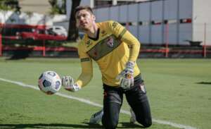 Paulistão: Guarani se aproxima de ex-goleiro de Atlético-GO e Avaí