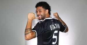 Mais um! Atlético-MG fica próximo de acerto com volante de time francês