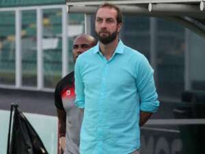 Cai o primeiro treinador no Catarinense