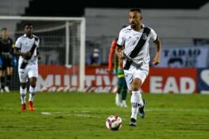 Ponte Preta recebe proposta de time da Libertadores por Moisés