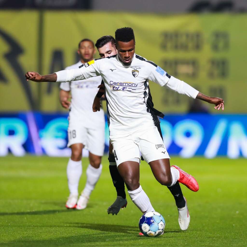 PORTUGUÊS: Portimonense e Vitória de Guimarães empatam e estacionam na tabela