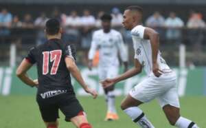 Paulistão: Leandro Silva avalia que ideia de jogo do Santos não deu certo e cogita ajustes