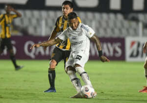 Flamengo vende atacante, mas acerta com destaque do Santos