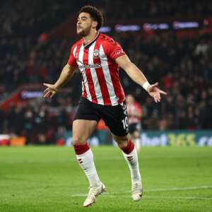 INGLÊS: Em jogo atrasado, Southampton goleia o Brentford