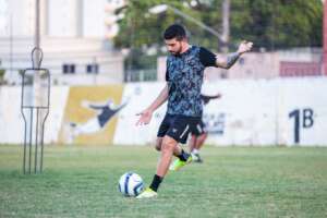 Cearense: Com treino em dois períodos, Ceará tem retorno do técnico Tiago Nunes