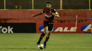 Zagueiro campeão mundial pelo Corinthians acerta com time da Série B