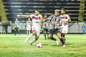 Comercial 3 x 1 Bandeirante – No jogo dos leões, o de Ribeirão Preto ruge mais alto