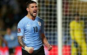 Lesionado, Arrascaeta é convocado pelo Uruguai; Piquerez e Terans estão na lista