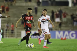 Campinense-PB 0 x 0 São Paulo - Tricolor para em goleiro, mas está classificado