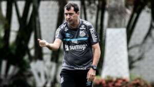 Carille pode alterar o esquema tático do Santos