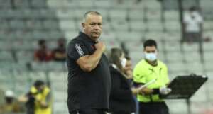 Paranaense: Após saída de dirigentes, Athletico-PR demite técnico