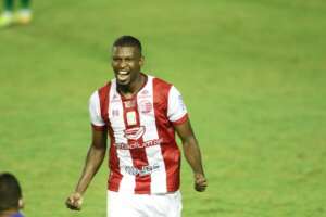 Chapecoense desiste de contratar zagueiro do Náutico