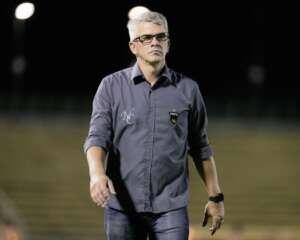 Time do Carioca dispensa treinador e já anuncia nome do substituto