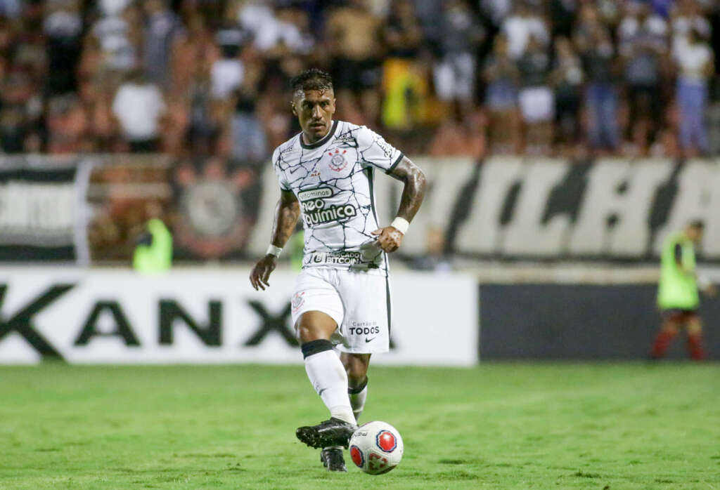 Paulistão: Paulinho celebra chance como titular e exalta experiência corintiana em virada