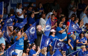 Torcedor do Chelsea é preso por ofensas antissemitas contra torcida do Tottenham