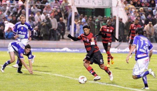 Real Potosí x Flamengo, em 2012, pela Libertadores