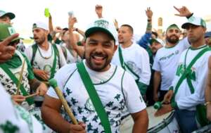 Mundial: Torcida deixa Palmeiras 'em casa' e pinta Abu Dabi de verde e branco