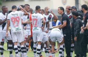 Carioca: Vasco enfrenta a Portuguesa de olho na liderança