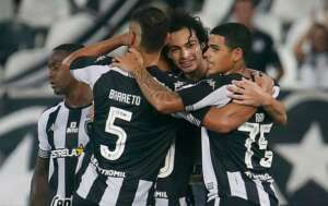 CARIOCA: Botafogo vence e segue entre os líderes