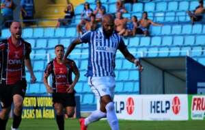 Catarinense: Experiente volante chegará a marca de 200 jogos pelo Avaí: 'Espero mais e mais'