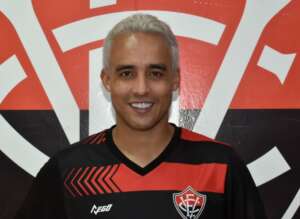 BAIANO: Vitória supera xará com gol de ex-Corinthians e entra no G4