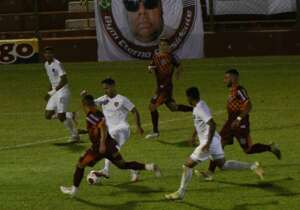 Sertãozinho 0 x 0 Desportivo Brasil - Muita movimentação e nada de gols