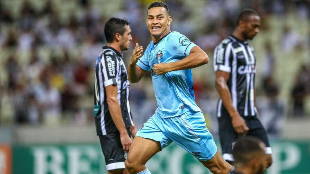 Paranaense: Coritiba anuncia meio-campista ex-Grêmio