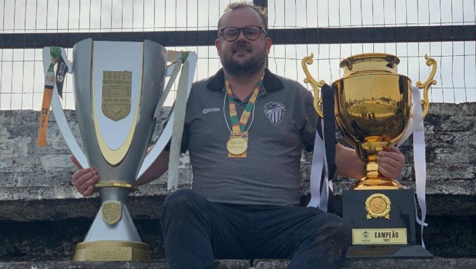 História de torcedor solitário que se tornou presidente de clube vai virar filme