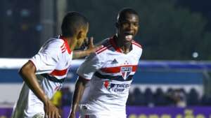 Lamentável! São Paulo se posiciona após ataque racista sofrido por Vitinho: 'Inaceitável'