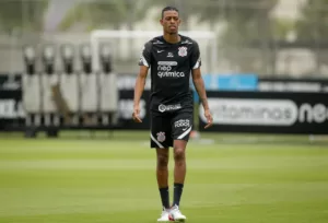 Paulistão: Zagueiro do Corinthians nega estupro