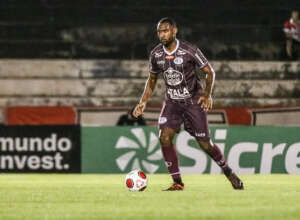 Zagueiro reforça Ferroviária após ter Covid-19