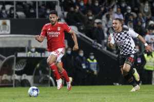 PORTUGUÊS: Benfica abre 2 a 0 de vantagem, mas cede empate