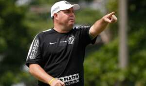 Paulistão: Auxiliar do Santos revela time que Bustos receberá
