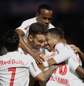 PAULISTÃO: Red Bull Bragantino goleia e São Paulo vence sem merecer