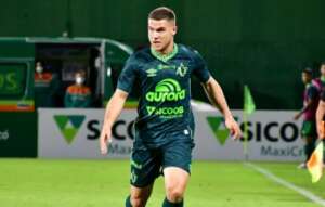 Catarinense: Chapecoense oficializa empréstimo de lateral para clube da Europa