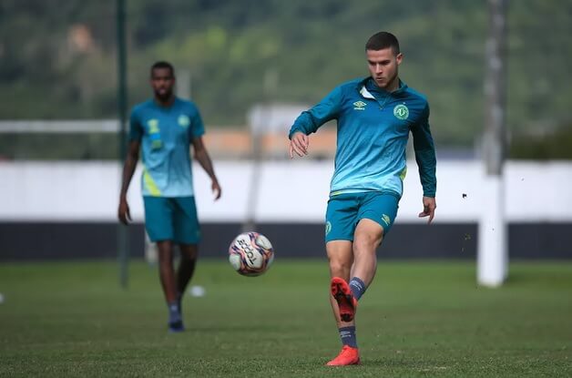 busanello lateral chapecoense1