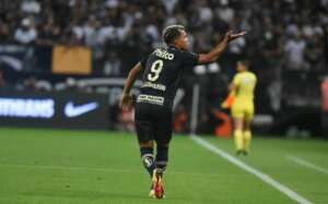 Corinthians 1 x 2 Santos - Para aumentar ainda mais a pressão em Sylvinho