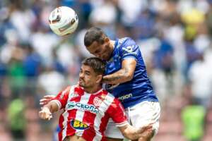 MINEIRO: Cruzeiro sai atrás, mas busca empate contra Villa Nova no Independência